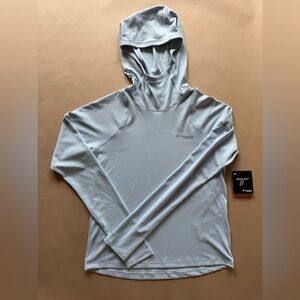Columbia Lightweight Pullover :: Size Medium